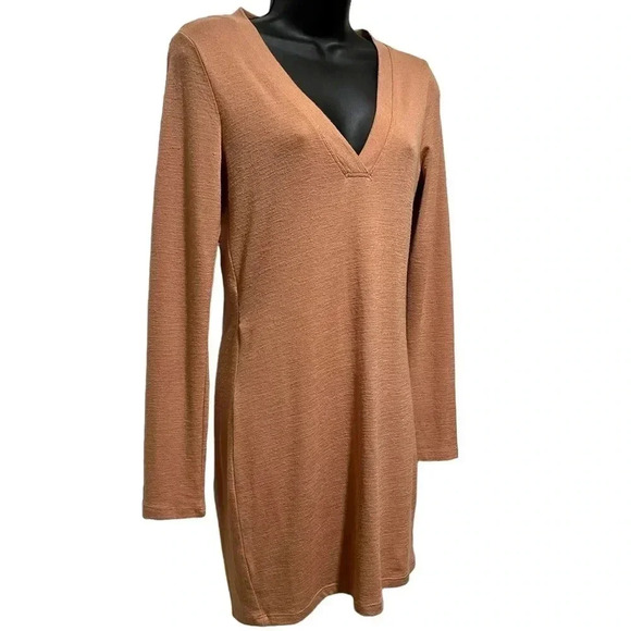 🍀2/$22 ARTIZIA WILFRED FREE Dress Mini V neck Minimalist Tan Knit Womens Small - Picture 2 of 10